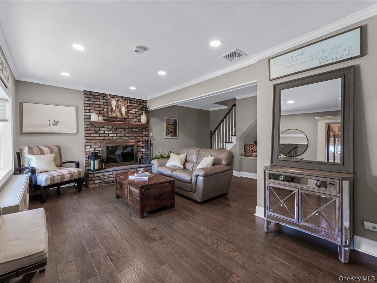 Single Family Floral  Nassau County, NY 11714, MLS-985056-4