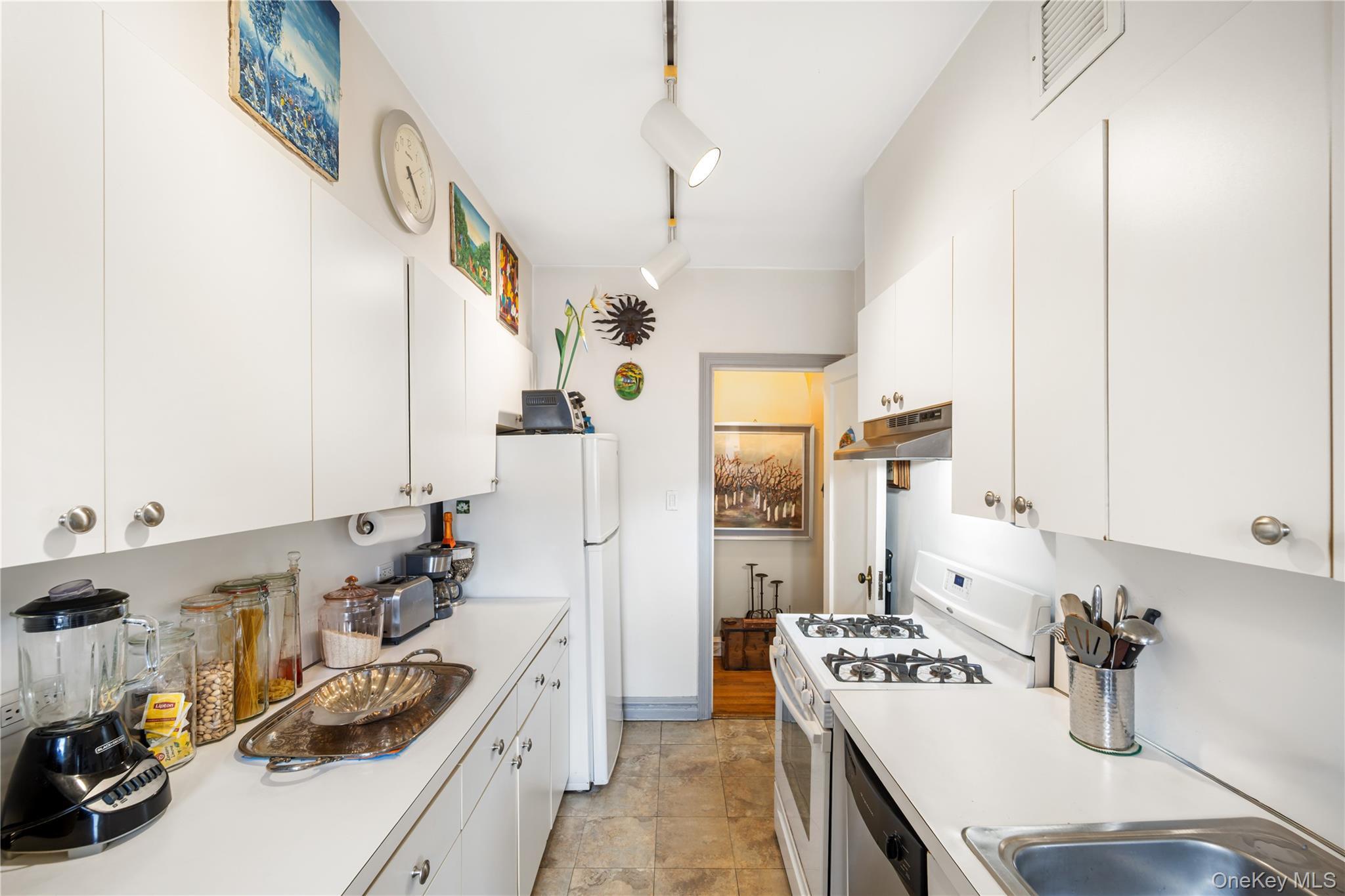 Coop 82nd  Queens, NY 11372, MLS-985073-4