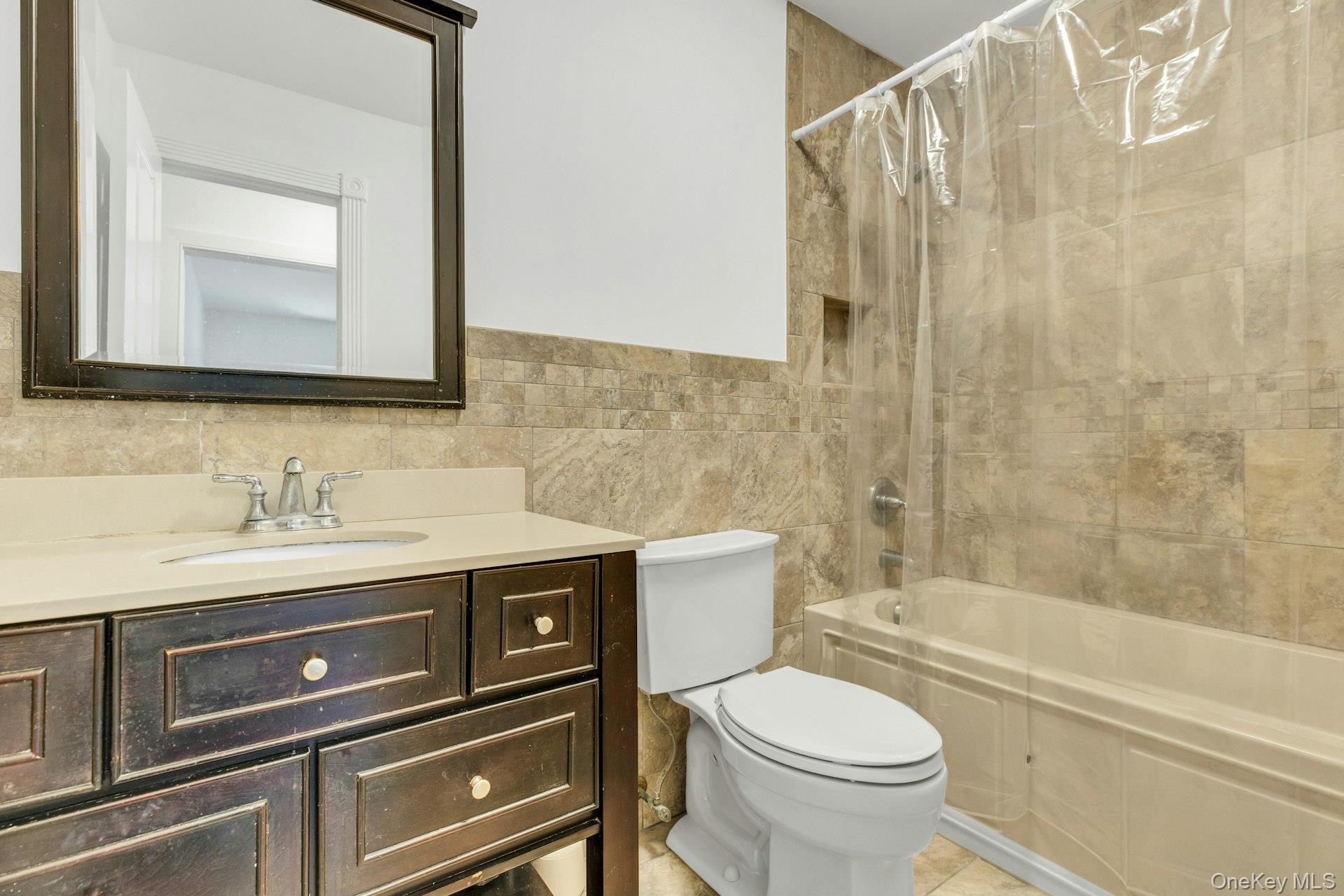 Single Family Quail Run Suffolk County, NY 11946, MLS-985093-25