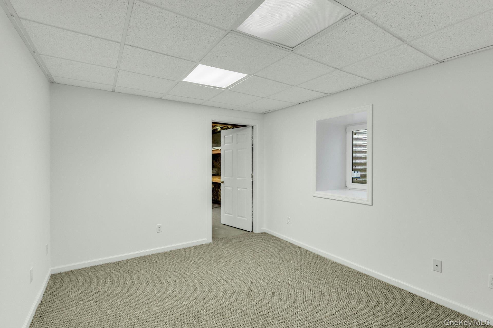 Single Family Quail Run Suffolk County, NY 11946, MLS-985093-28