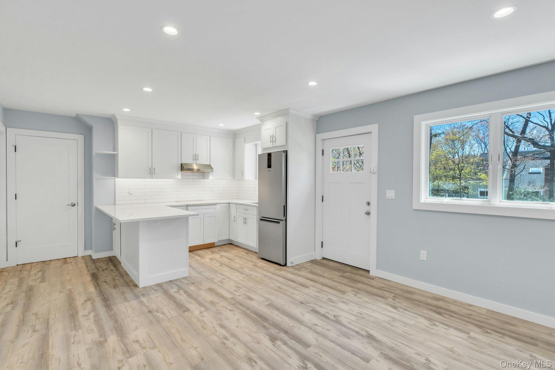 Single Family Quail Run Suffolk County, NY 11946, MLS-985093-32