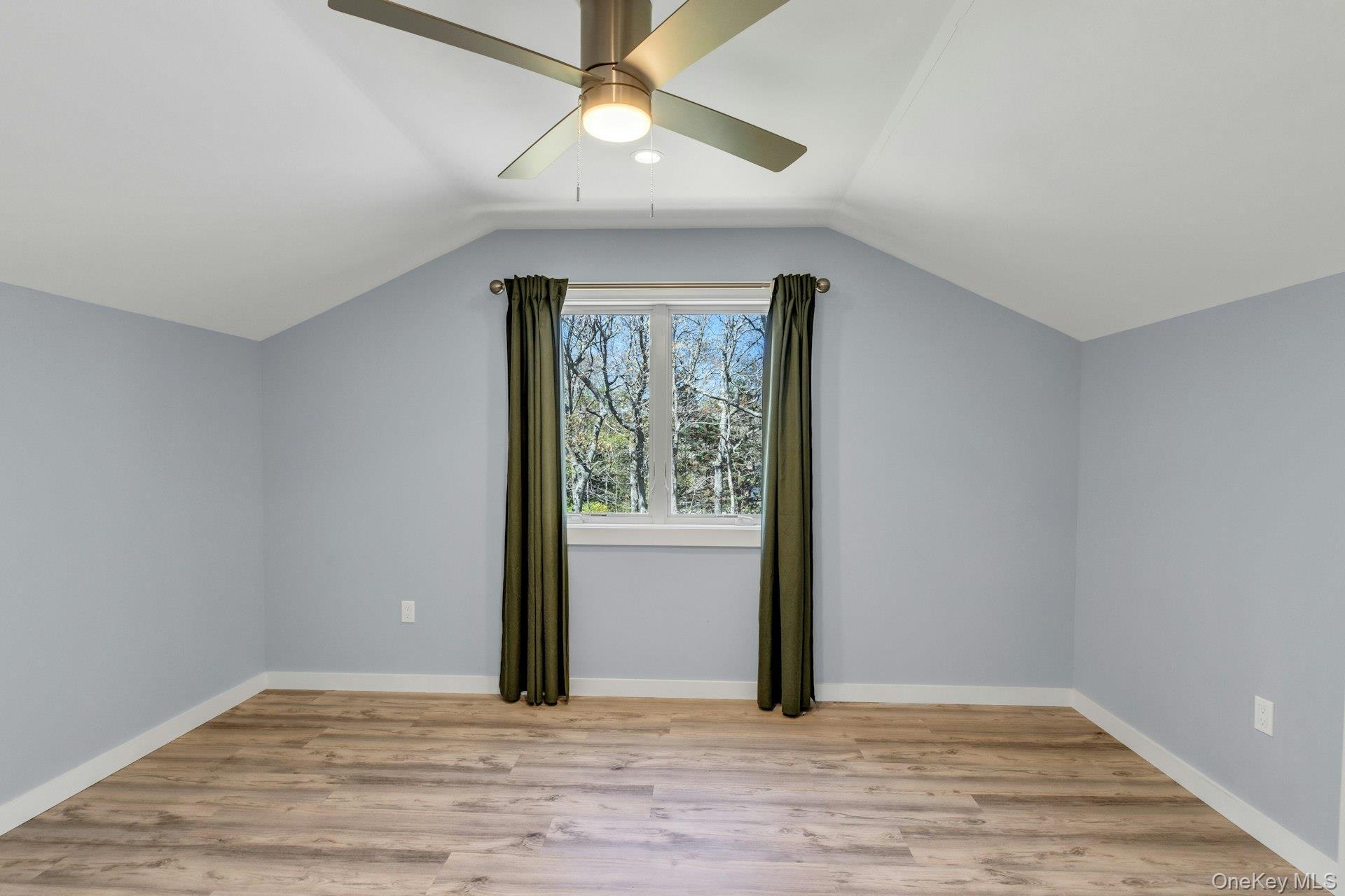 Single Family Quail Run Suffolk County, NY 11946, MLS-985093-34