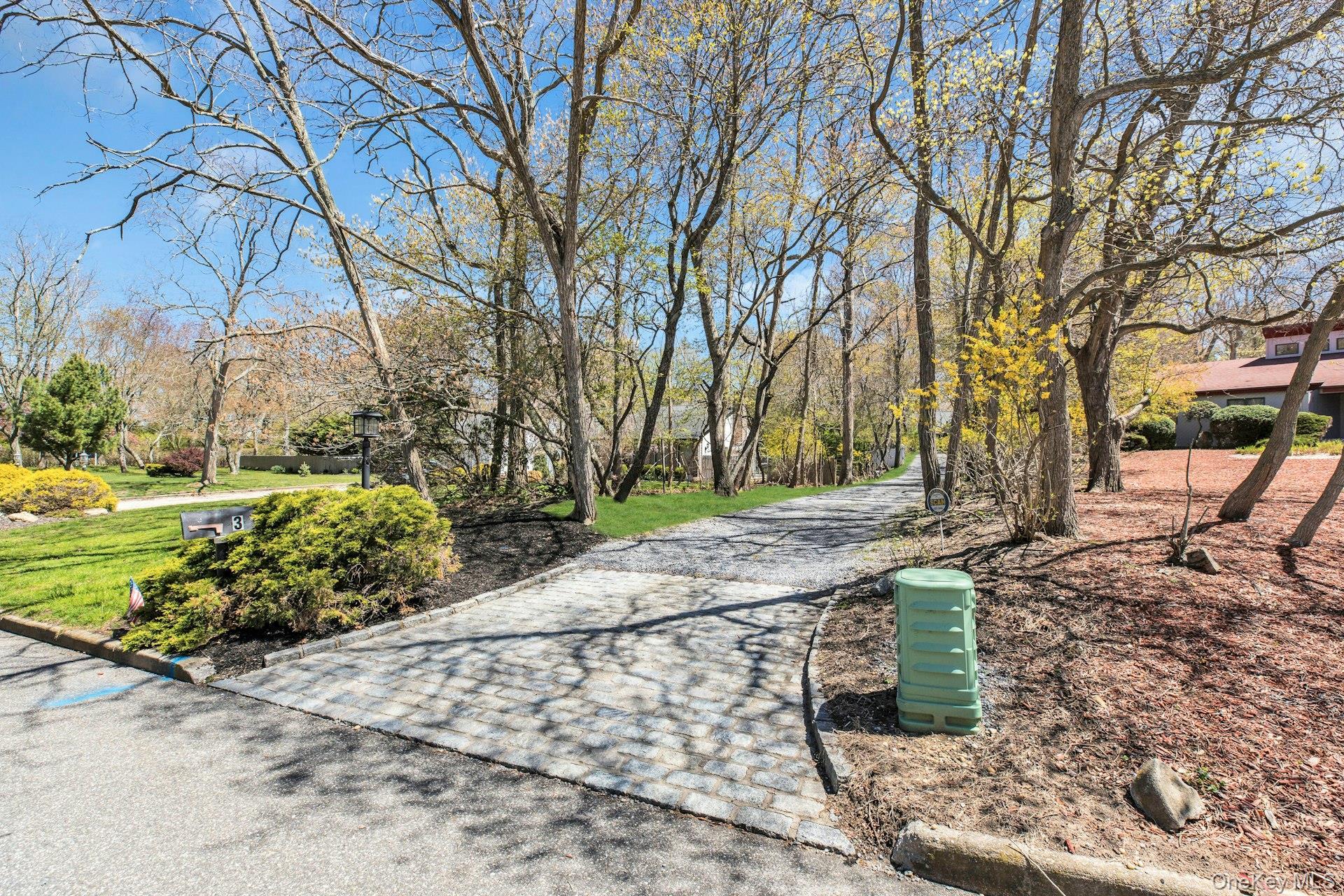 Single Family Quail Run Suffolk County, NY 11946, MLS-985093-39
