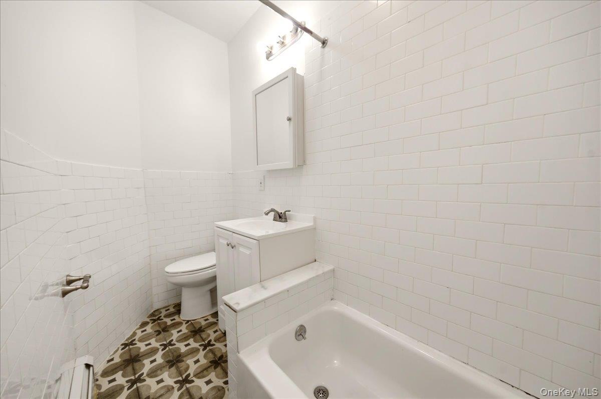 Single Family 165th  Bronx, NY 10452, MLS-985123-18