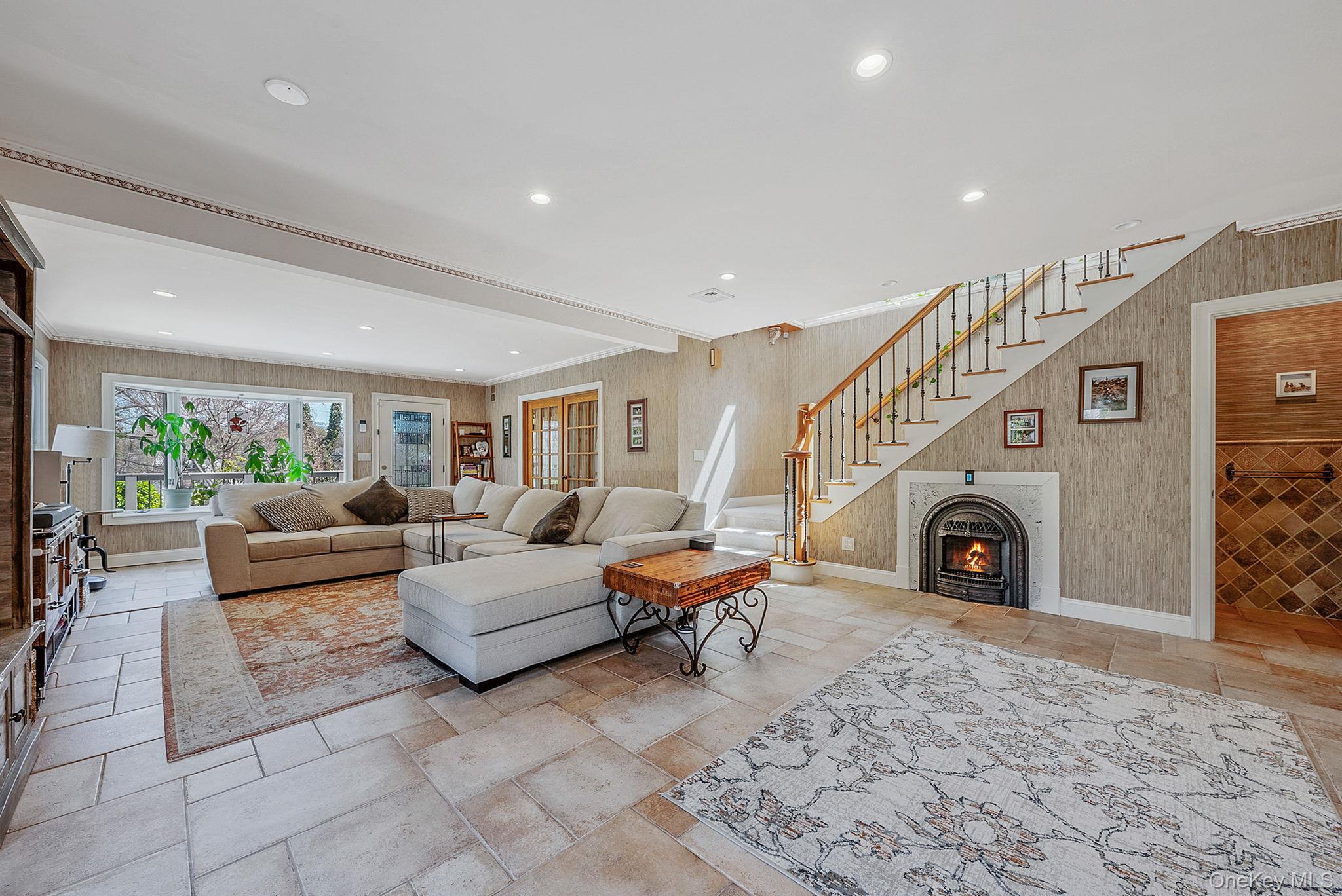 Single Family Crescent  Suffolk County, NY 11743, MLS-985125-6