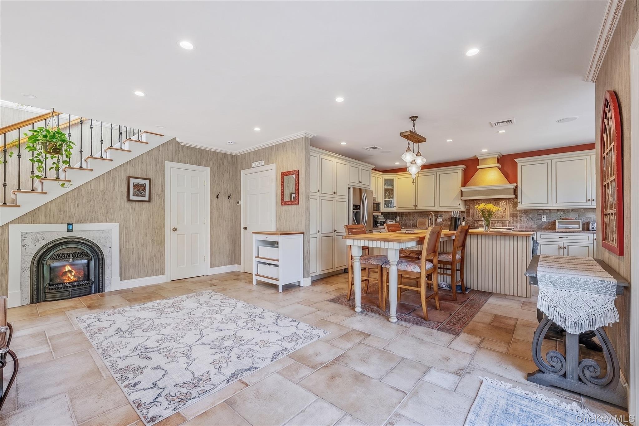 Single Family Crescent  Suffolk County, NY 11743, MLS-985125-7