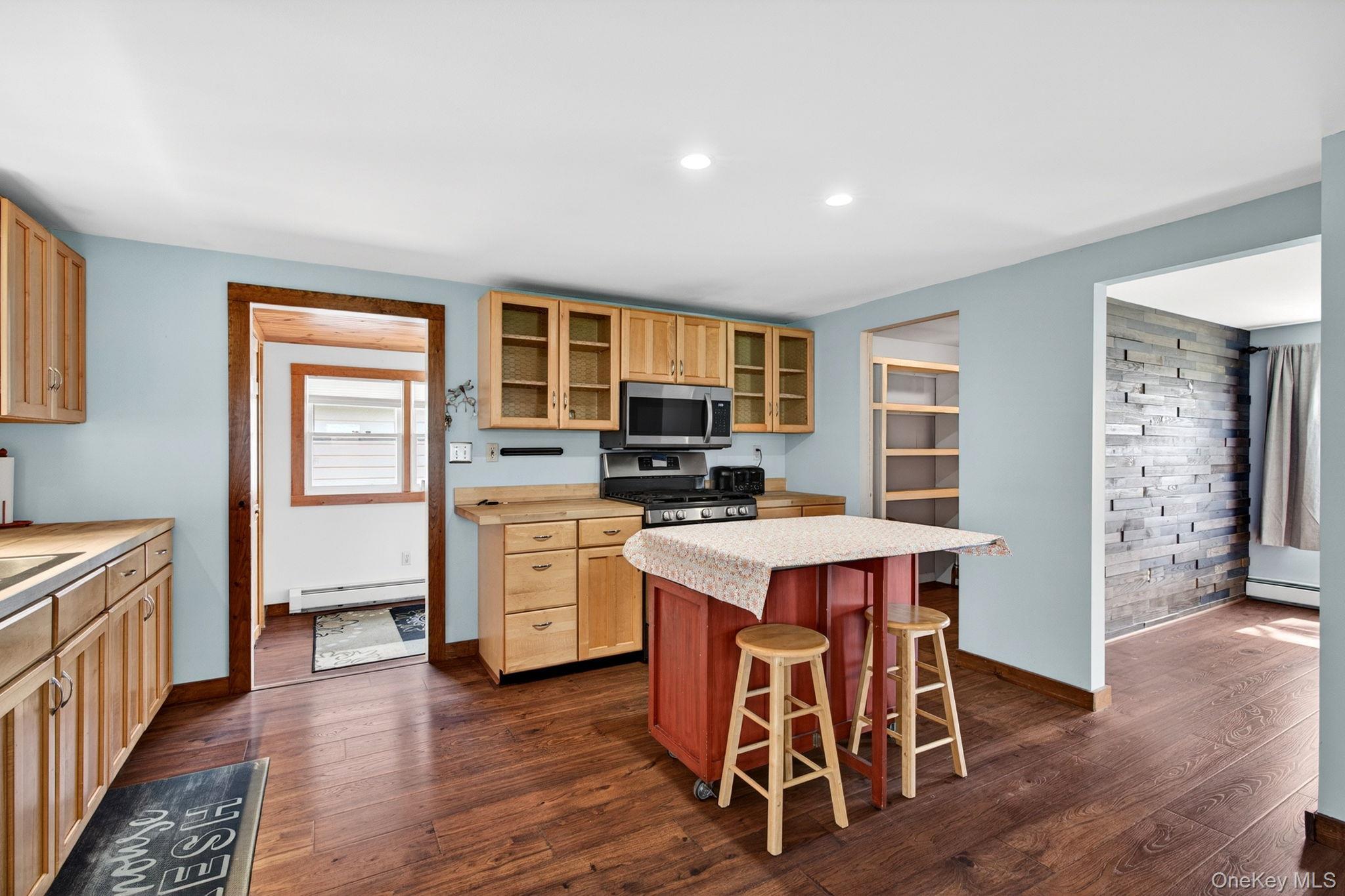 Single Family Airport  Ulster County, NY 12404, MLS-985209-6