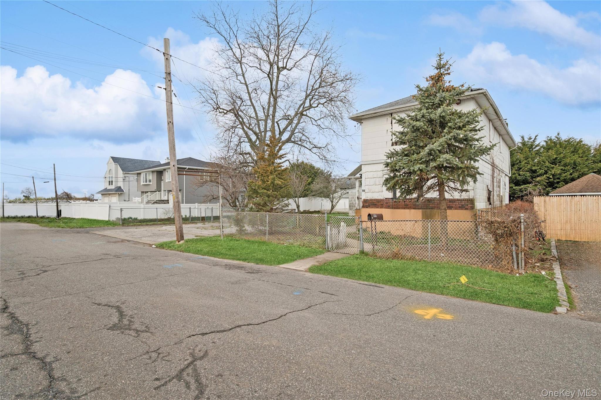 Single Family Wilson  Suffolk County, NY 11701, MLS-985223-4