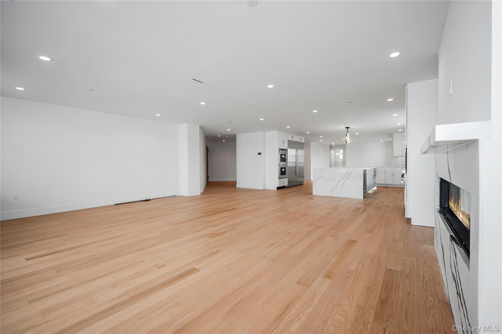 Condo Broadway  Nassau County, NY 11561, MLS-985231-16