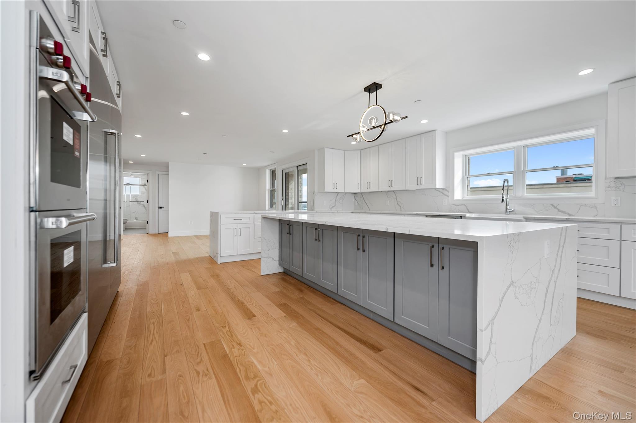 Condo Broadway  Nassau County, NY 11561, MLS-985231-21