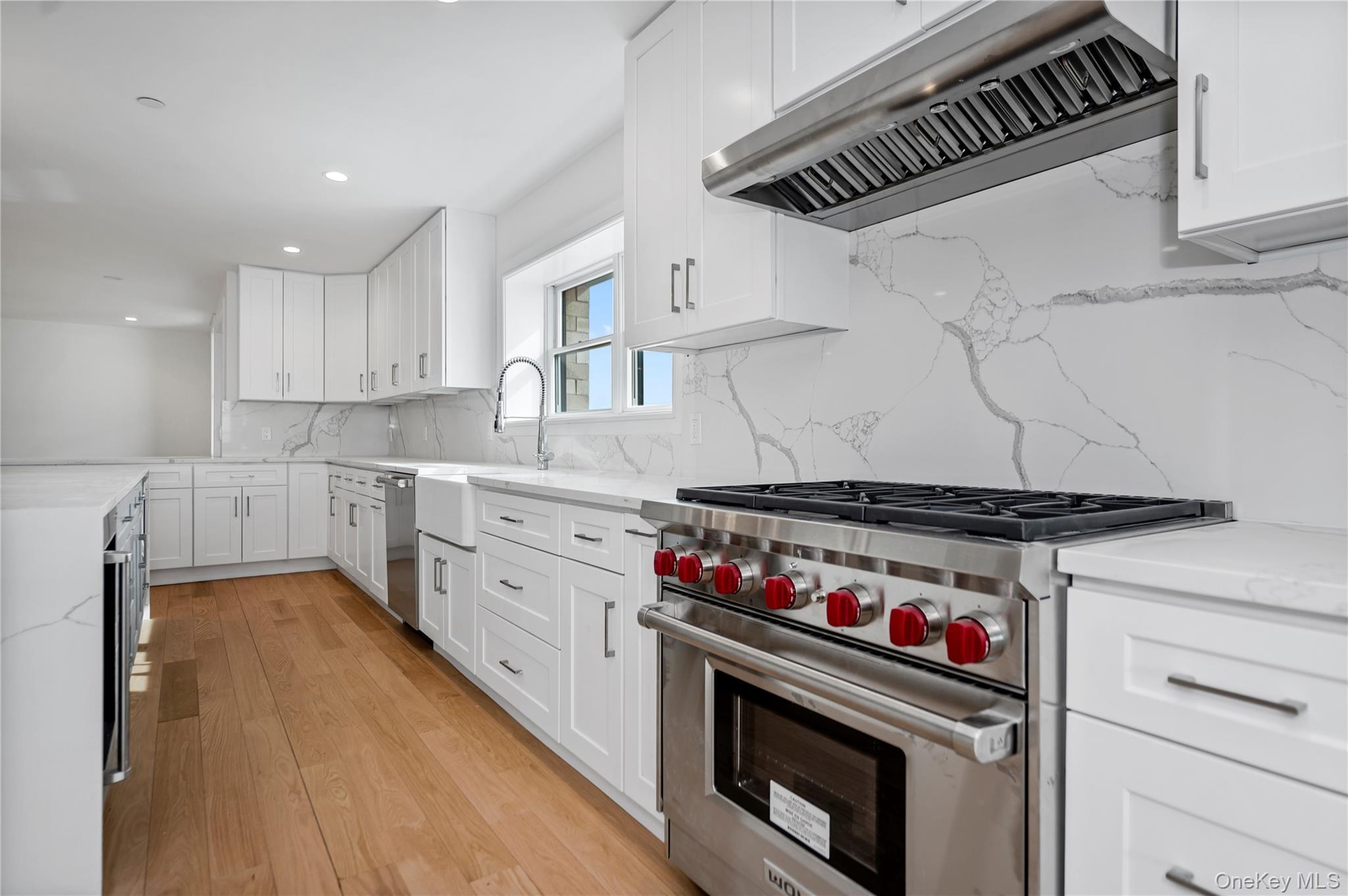 Condo Broadway  Nassau County, NY 11561, MLS-985231-22