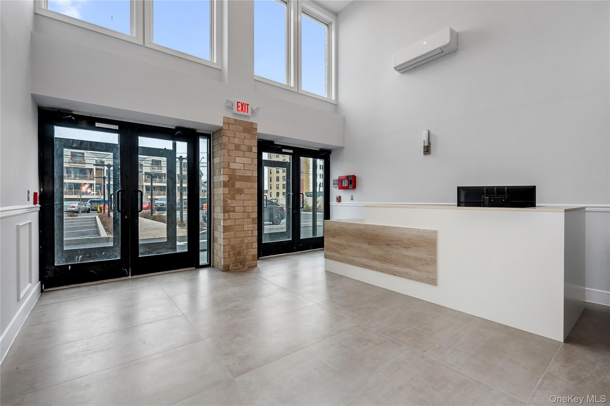 Condo Broadway  Nassau County, NY 11561, MLS-985231-4