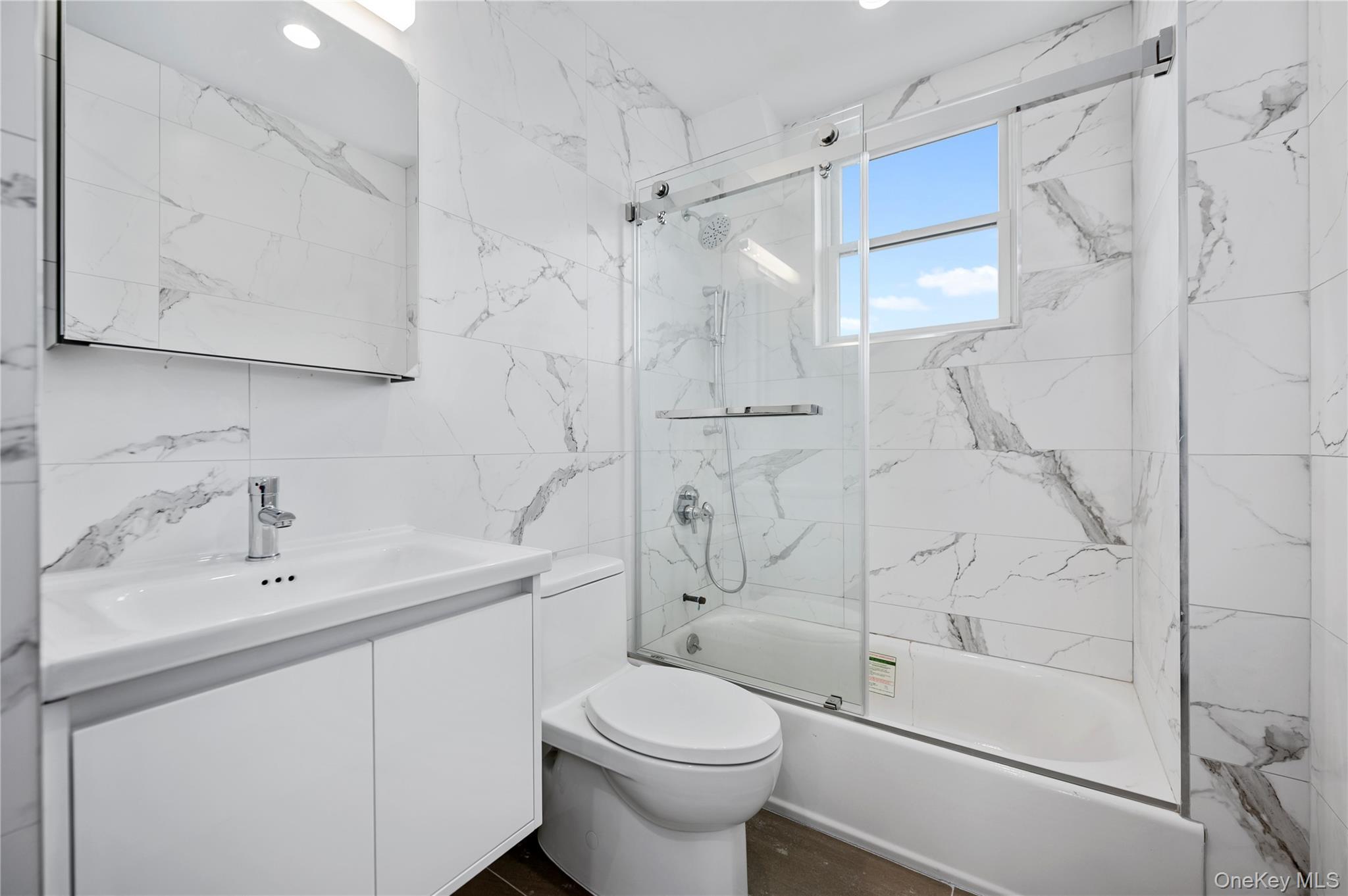 Condo Broadway  Nassau County, NY 11561, MLS-985231-41