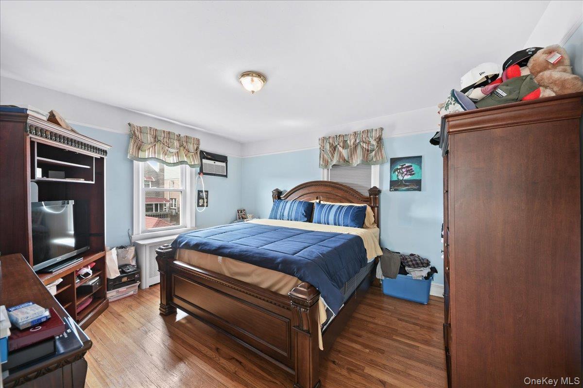 Single Family Yates Bronx, NY 10469, MLS-985241-11