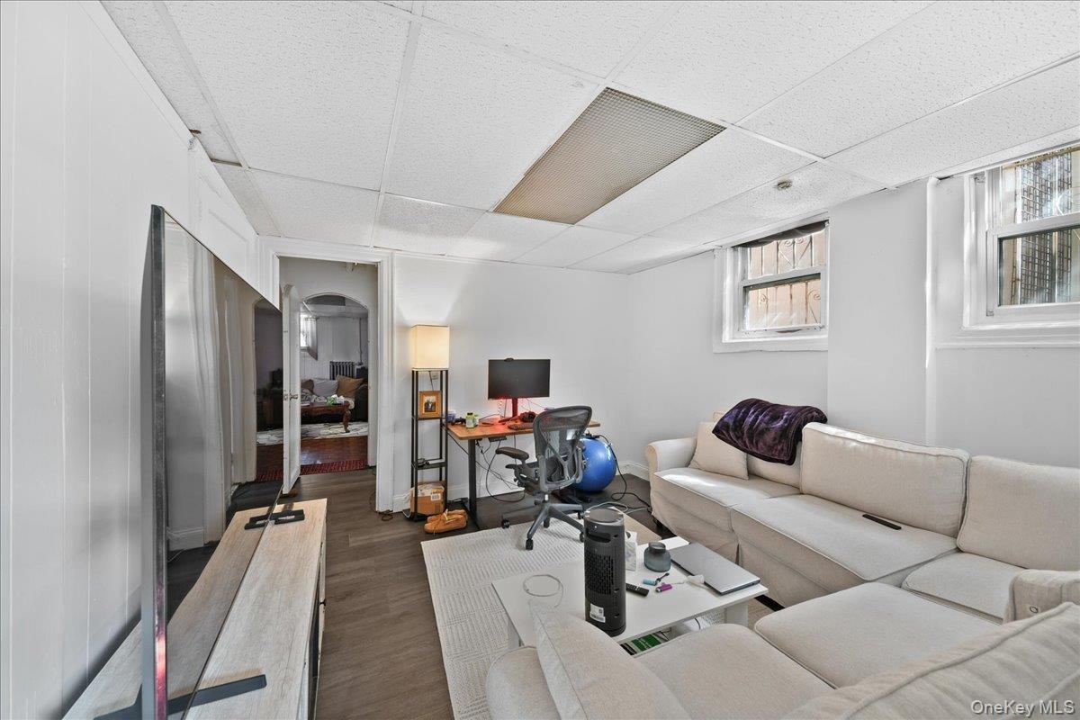 Single Family Yates Bronx, NY 10469, MLS-985241-19
