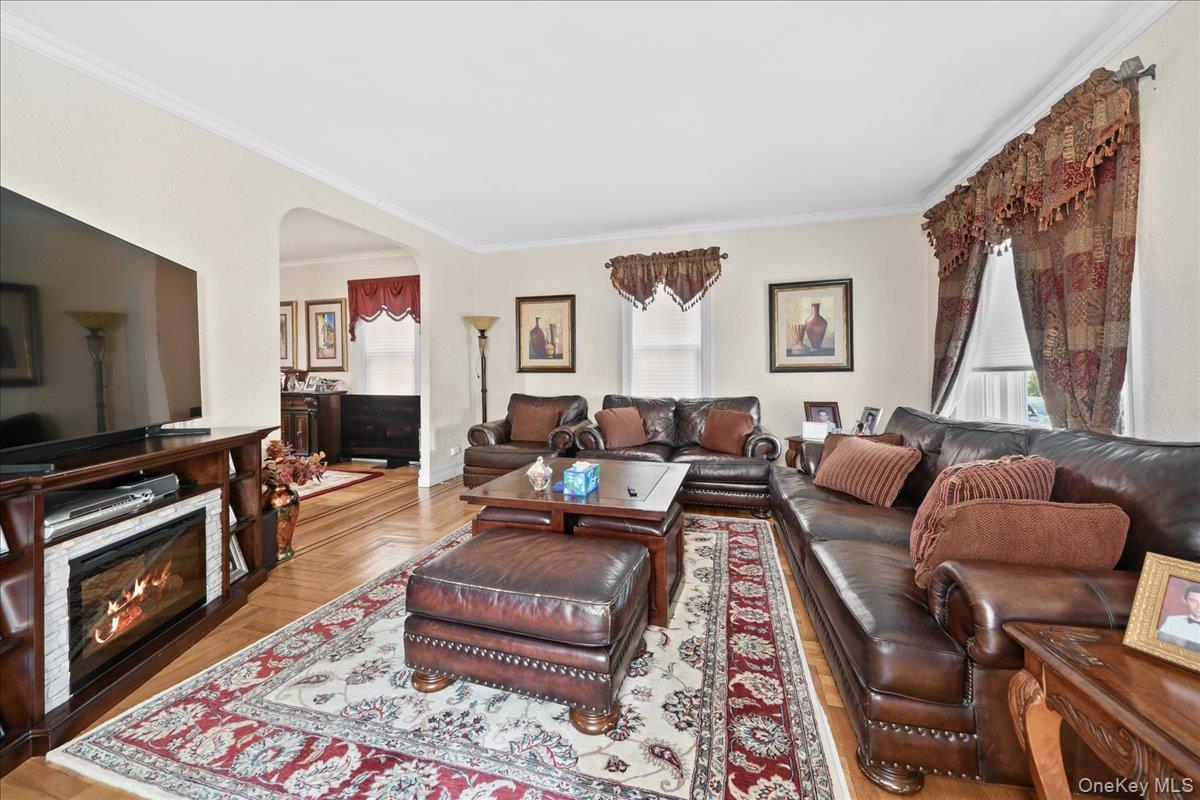 Single Family Yates Bronx, NY 10469, MLS-985241-7
