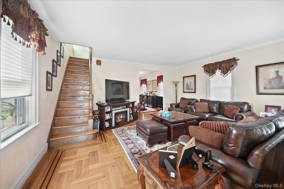 Single Family Yates Bronx, NY 10469, MLS-985241-8