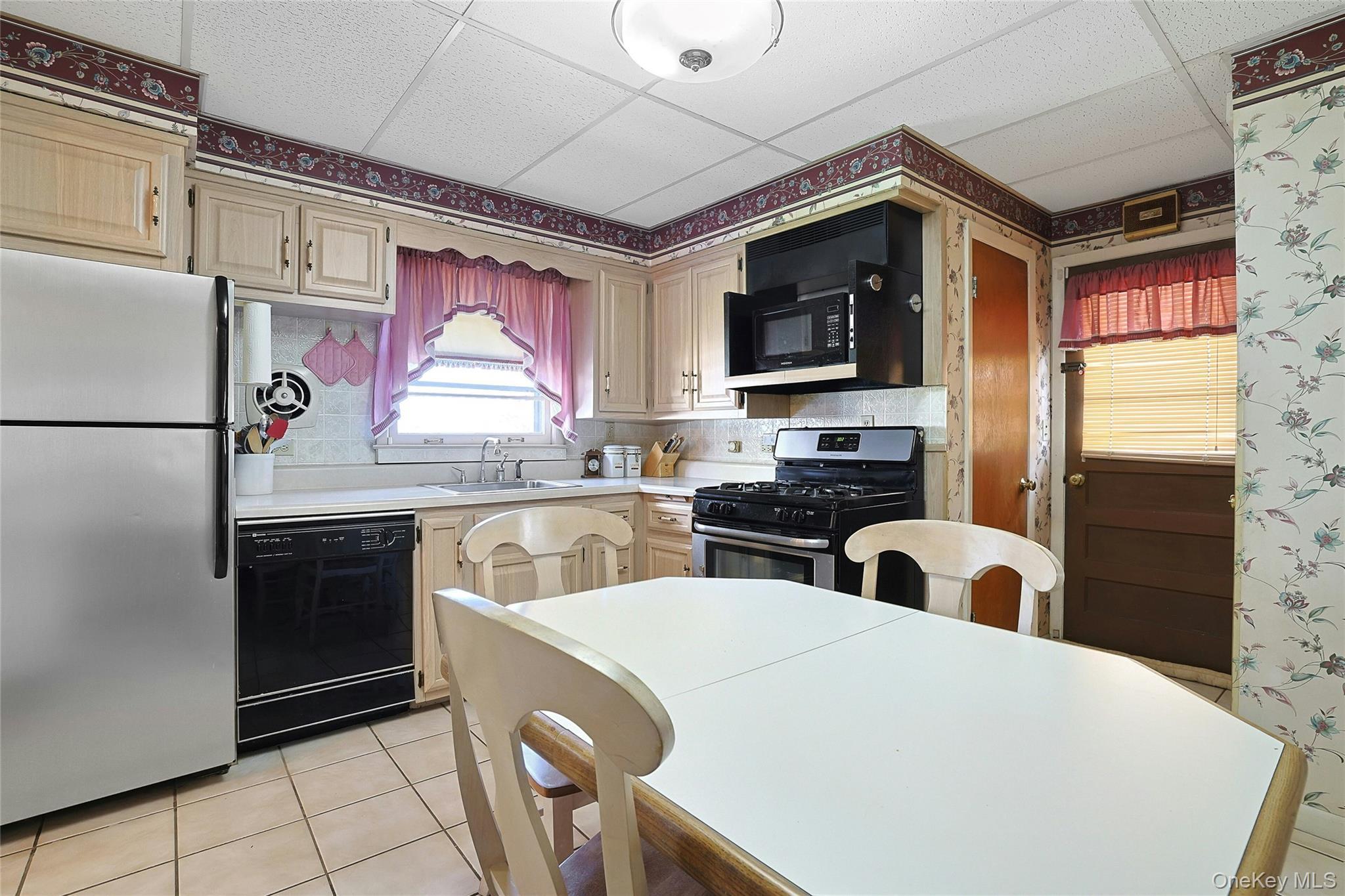 Single Family Windermere  Westchester County, NY 10710, MLS-985287-5