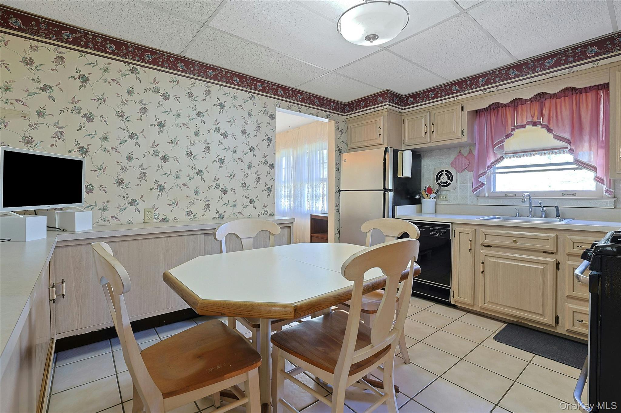 Single Family Windermere  Westchester County, NY 10710, MLS-985287-6