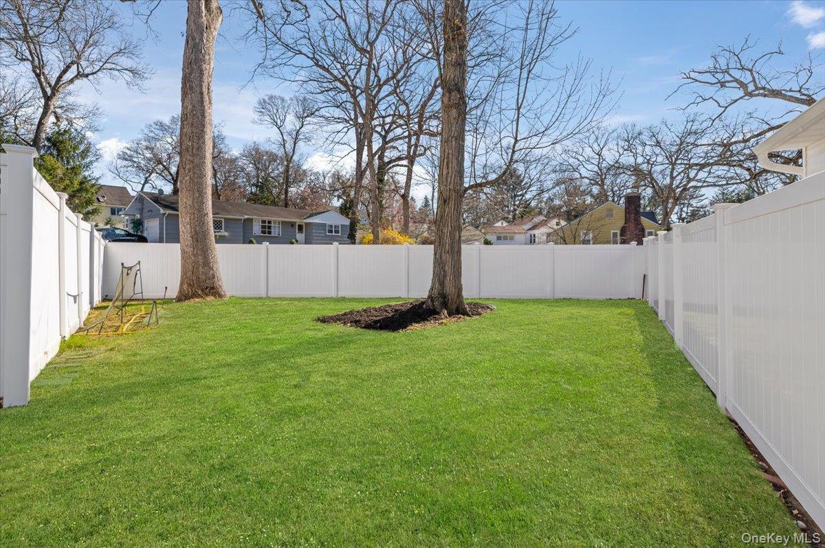 Single Family Maple  Suffolk County, NY 11746, MLS-985312-27