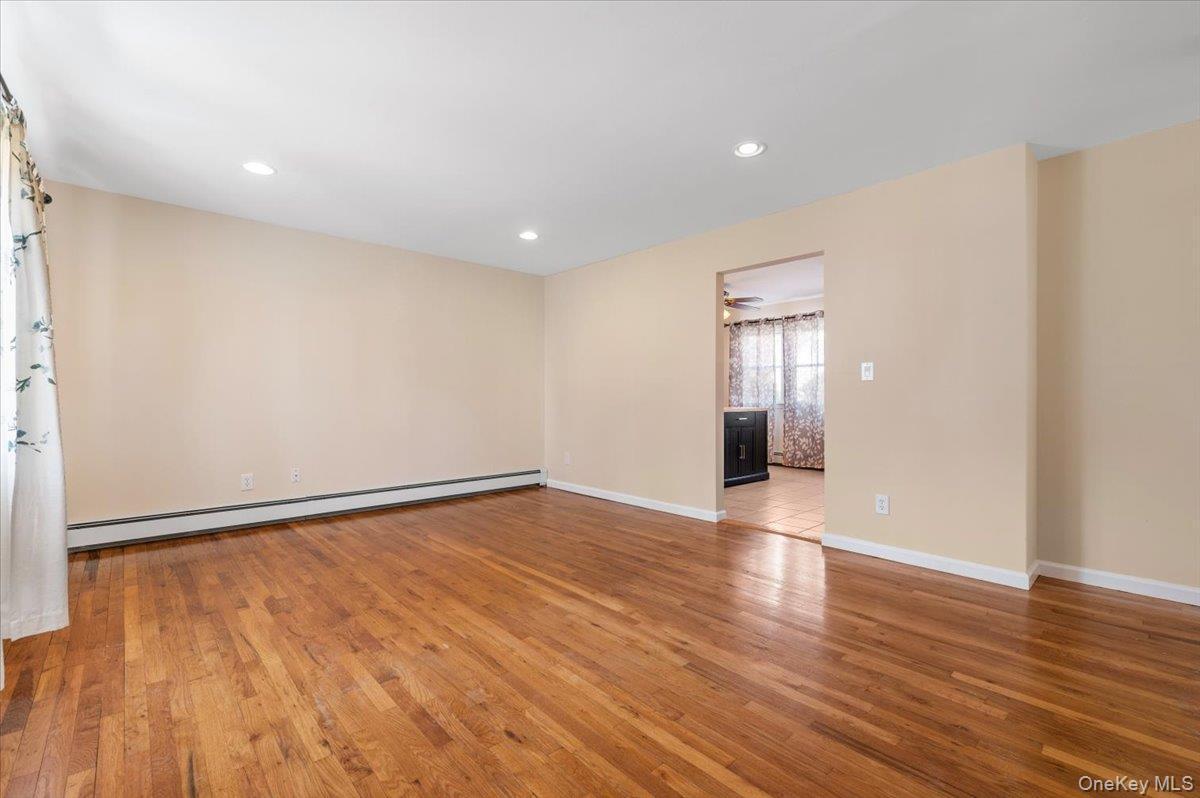 Single Family Maple  Suffolk County, NY 11746, MLS-985312-3