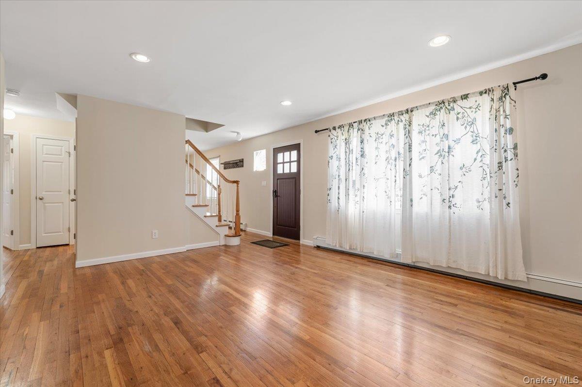 Single Family Maple  Suffolk County, NY 11746, MLS-985312-5