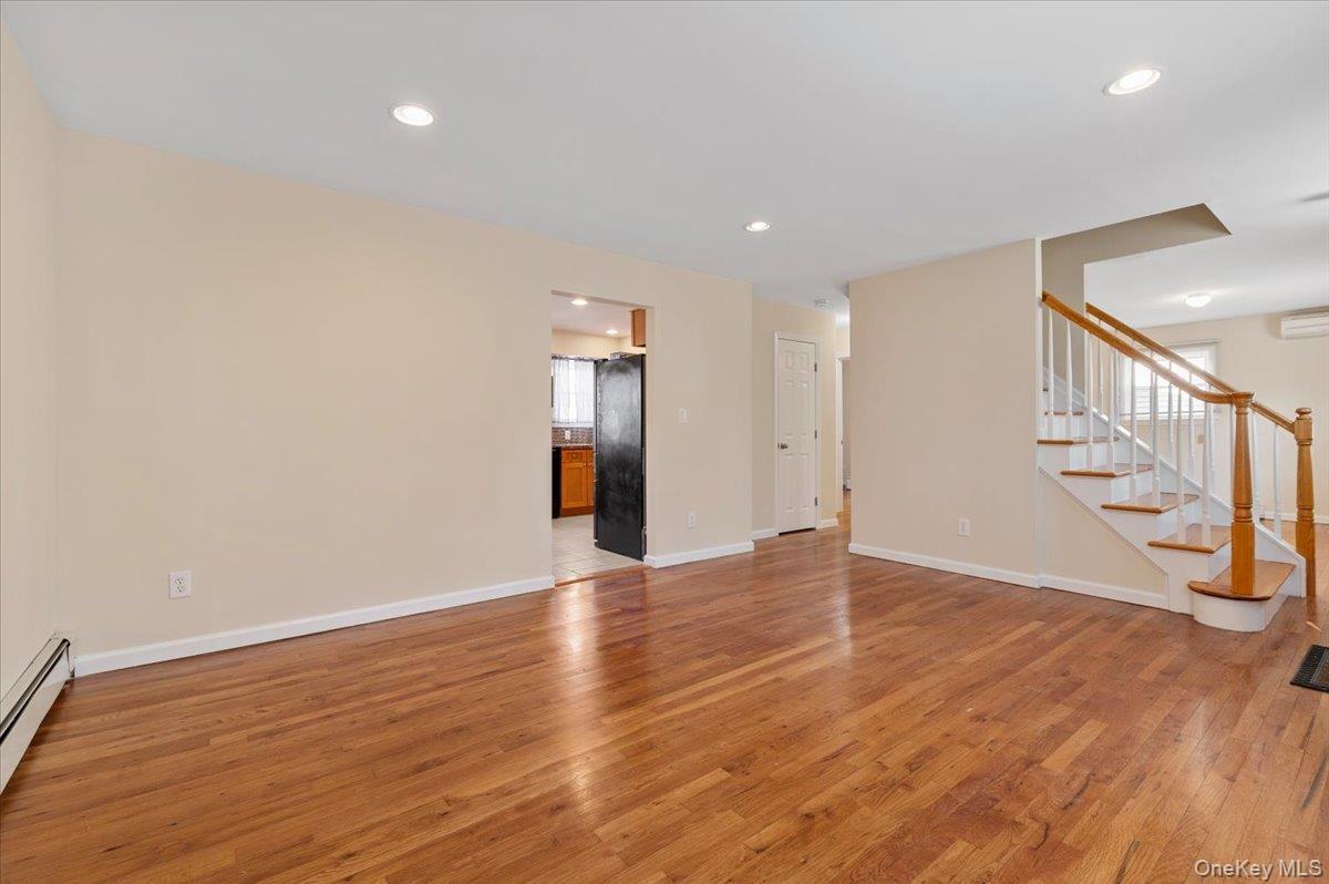Single Family Maple  Suffolk County, NY 11746, MLS-985312-6