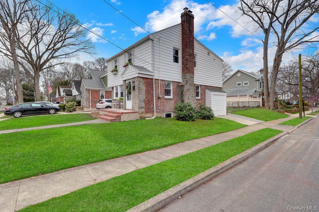 Single Family Carol  Nassau County, NY 11563, MLS-985320-30