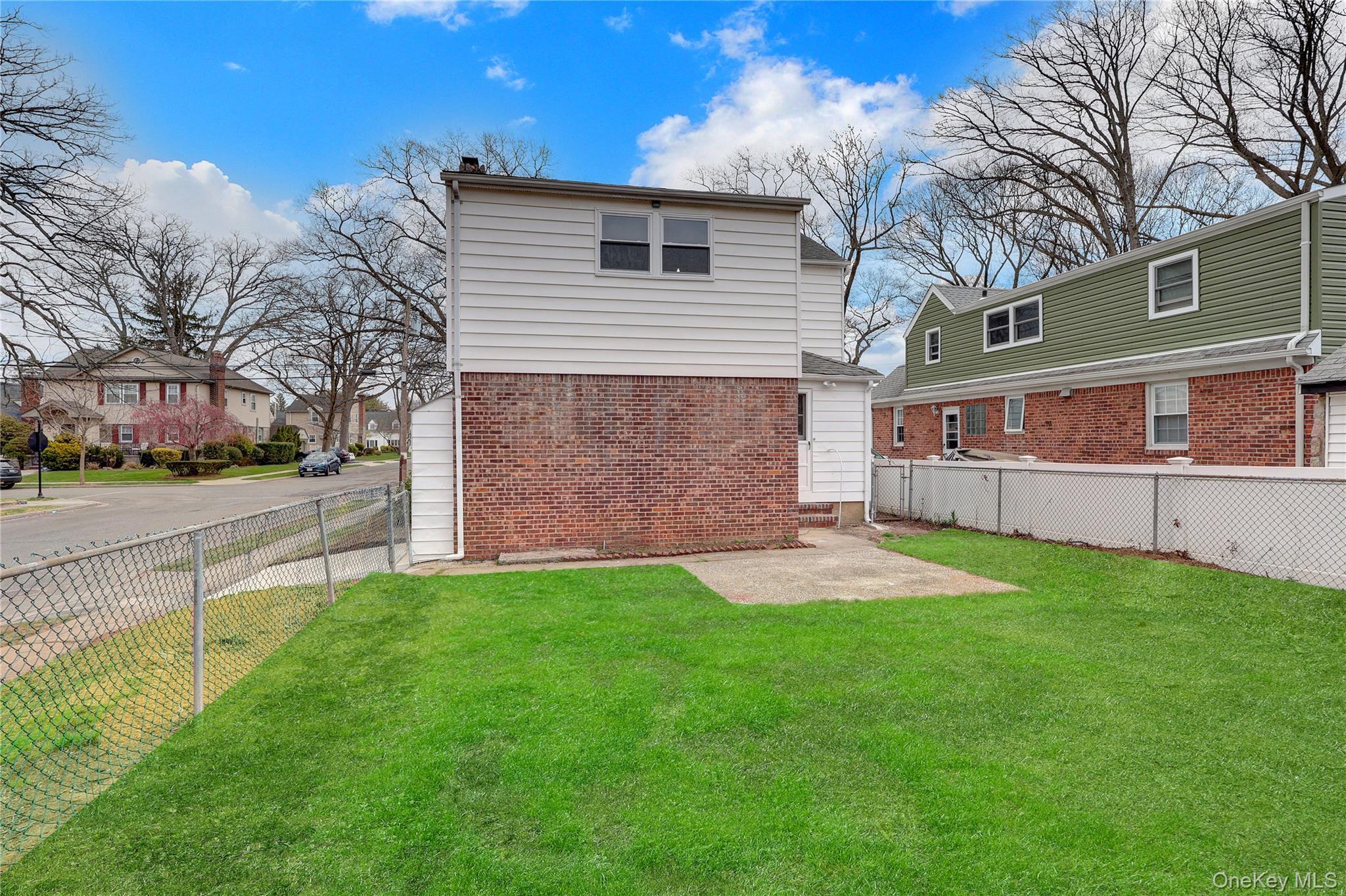 Single Family Carol  Nassau County, NY 11563, MLS-985320-31