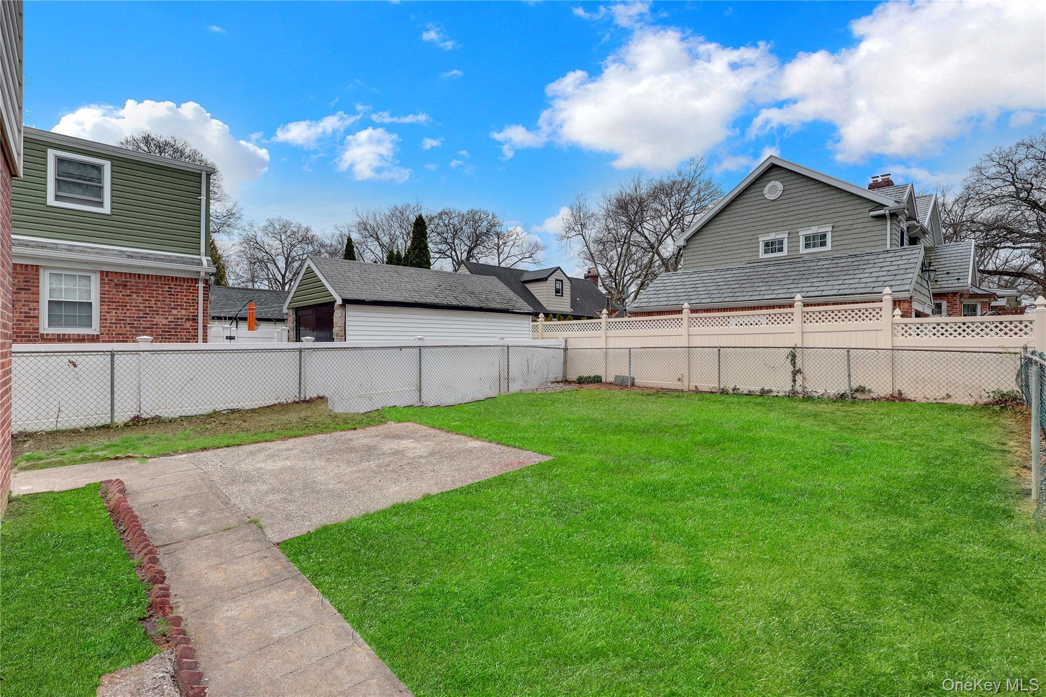 Single Family Carol  Nassau County, NY 11563, MLS-985320-32