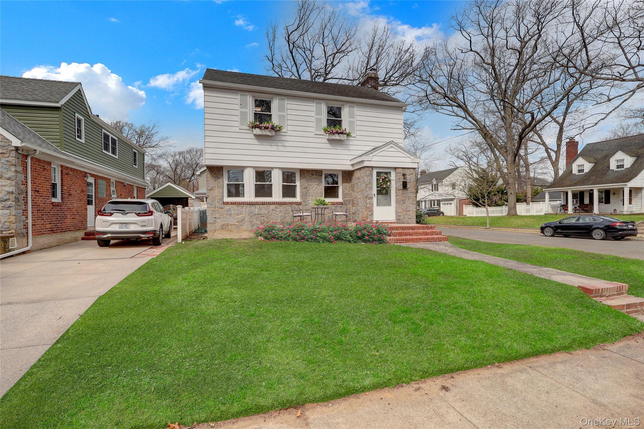 Single Family Carol  Nassau County, NY 11563, MLS-985320-33