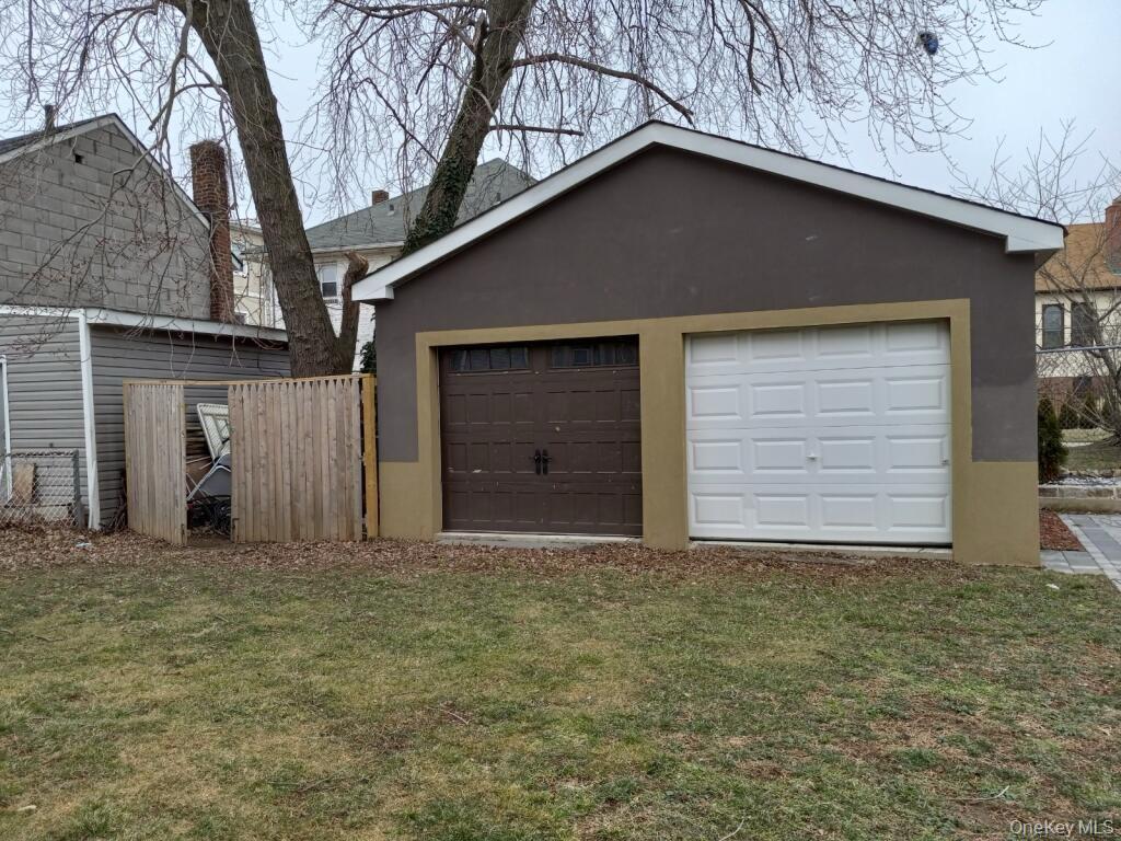 Single Family Clinton Avenue Nassau County, NY 11096, MLS-985333-6
