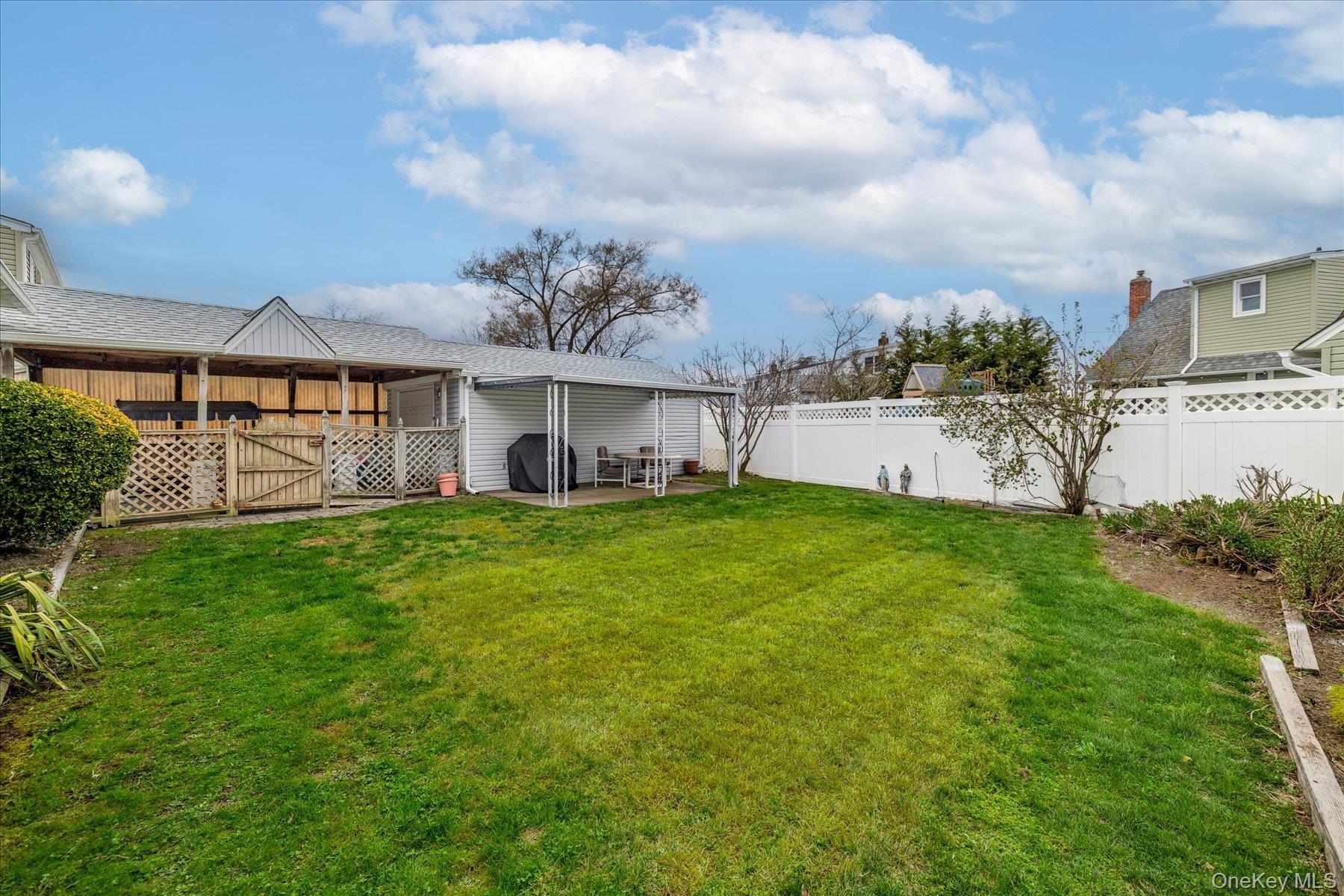 Single Family Brower  Nassau County, NY 11572, MLS-985334-20