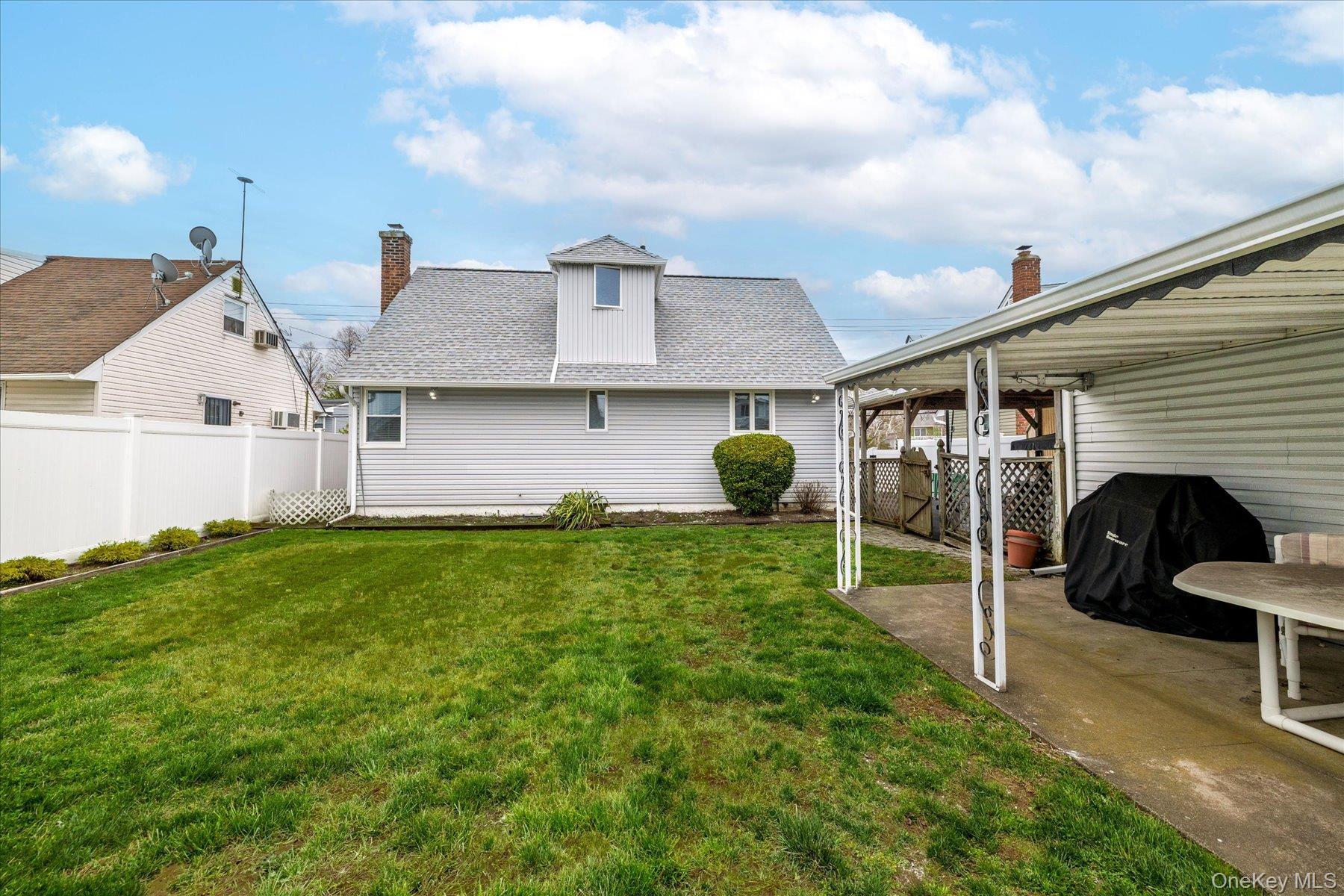 Single Family Brower  Nassau County, NY 11572, MLS-985334-21