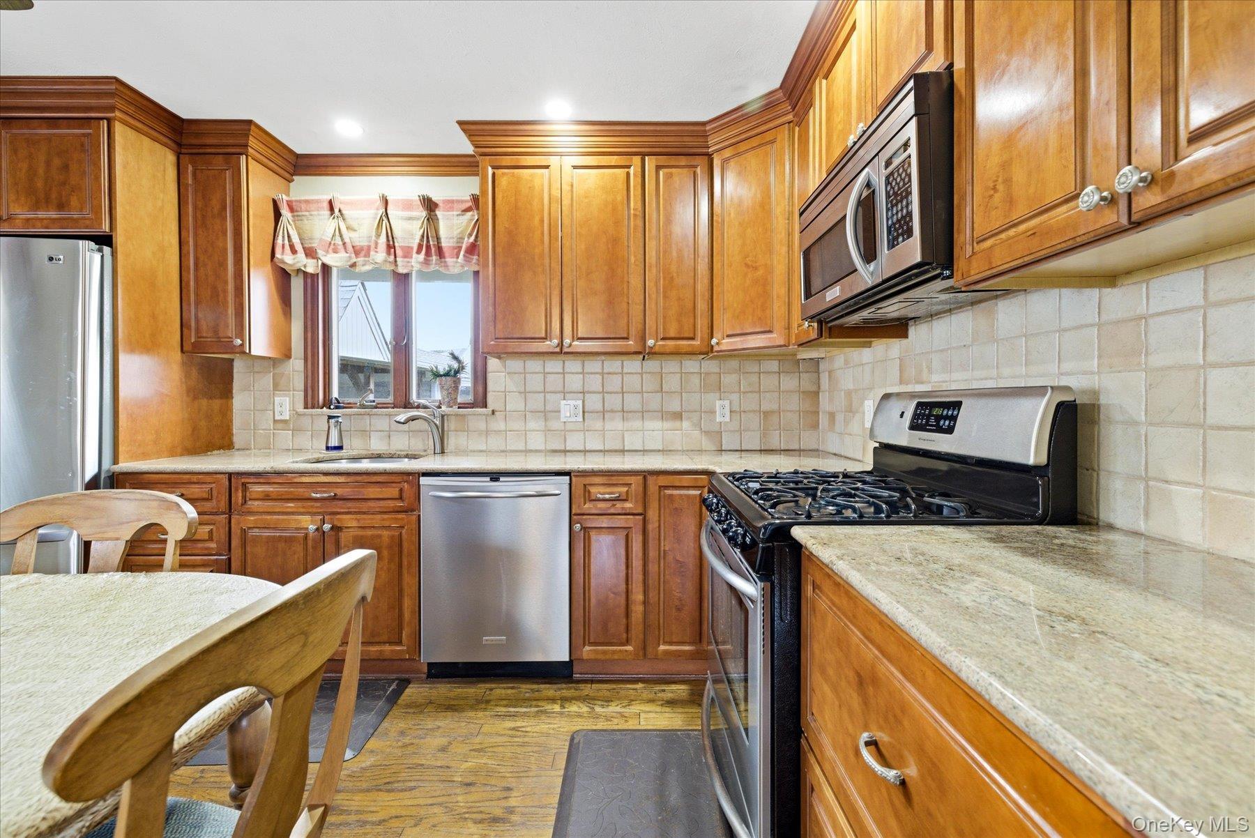 Single Family Brower  Nassau County, NY 11572, MLS-985334-8