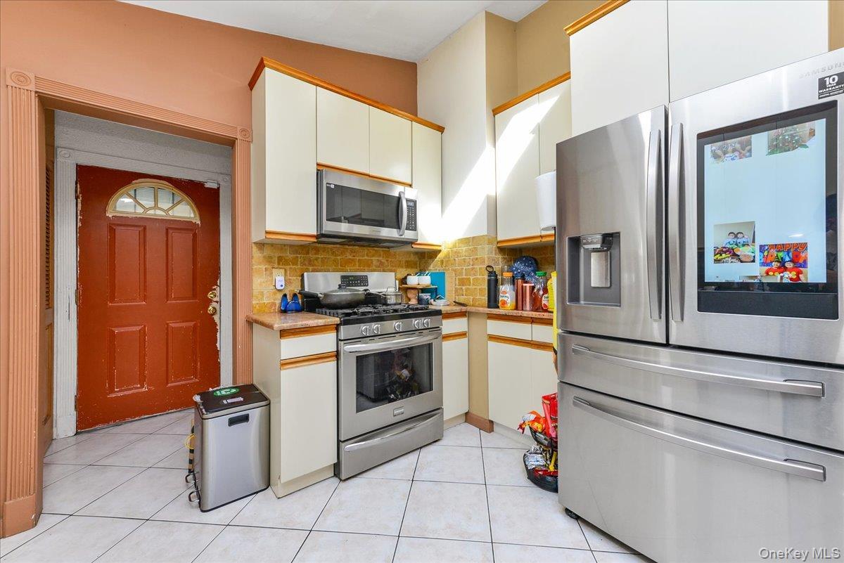 Single Family Clintonville Queens, NY 11357, MLS-985341-4