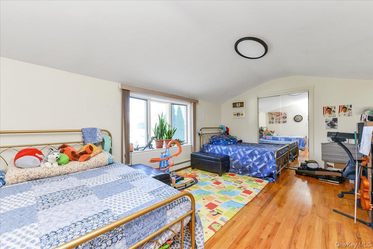 Single Family Clintonville Queens, NY 11357, MLS-985341-7