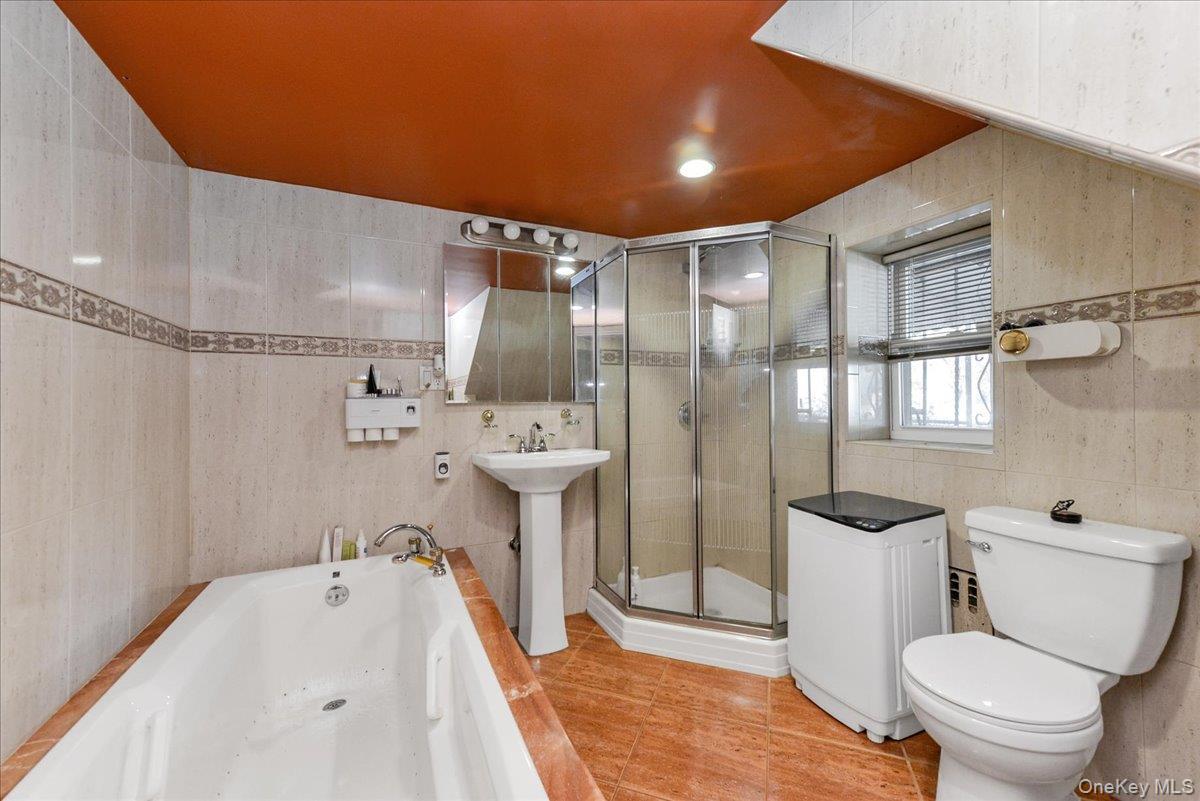 Single Family Clintonville Queens, NY 11357, MLS-985341-8