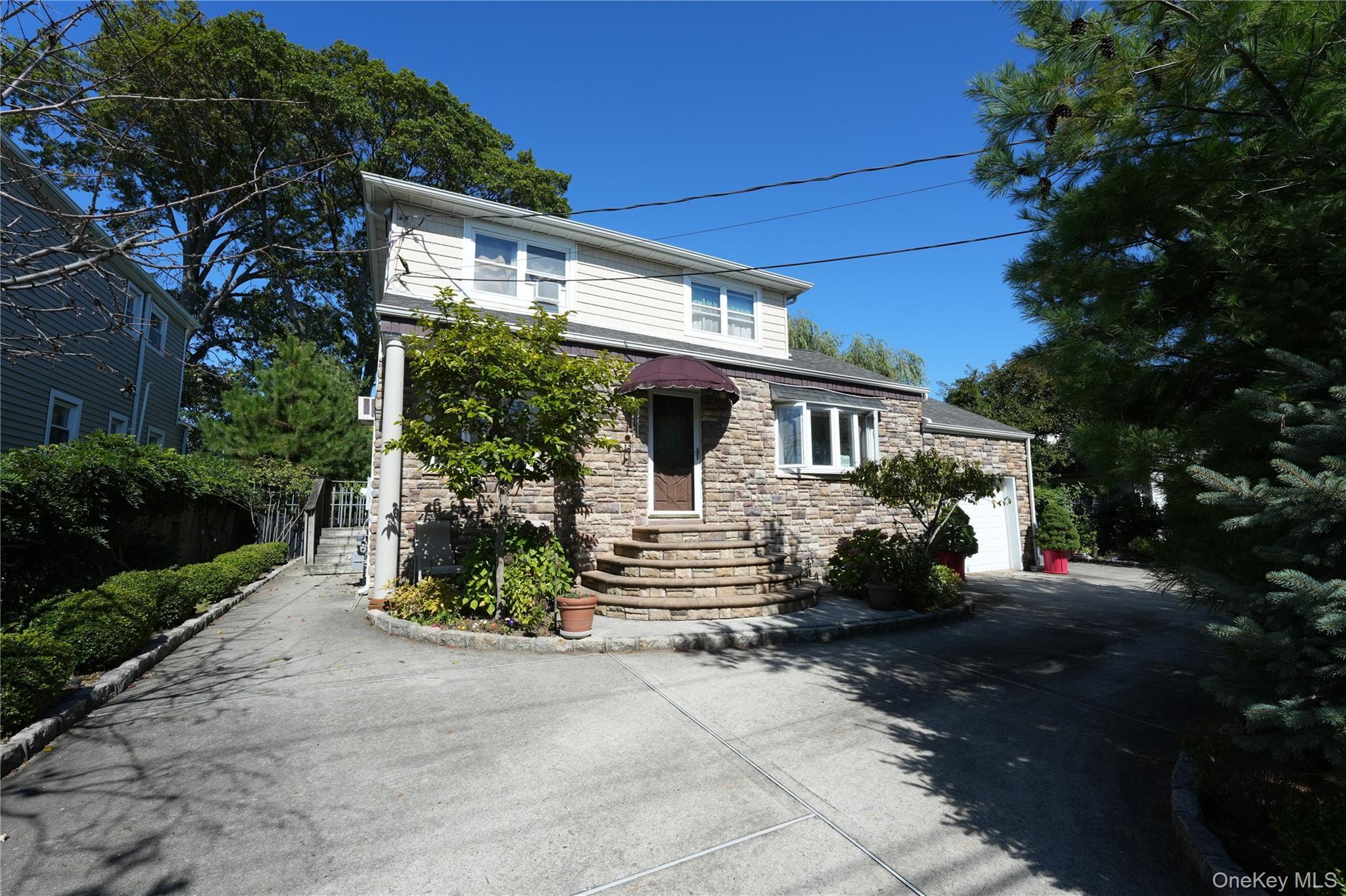 Single Family Merrifield Avenue Nassau County, NY 11572, MLS-985355-24