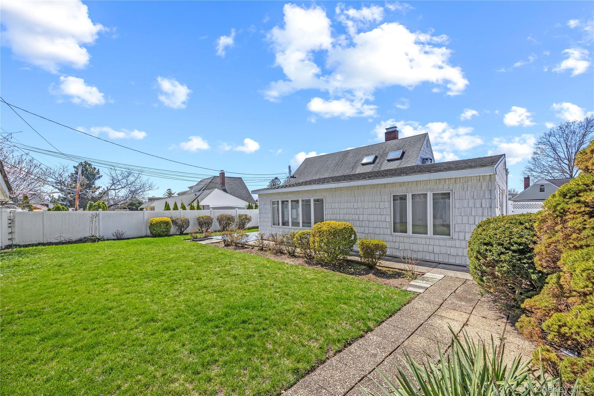 Single Family Scooter  Nassau County, NY 11801, MLS-985375-22