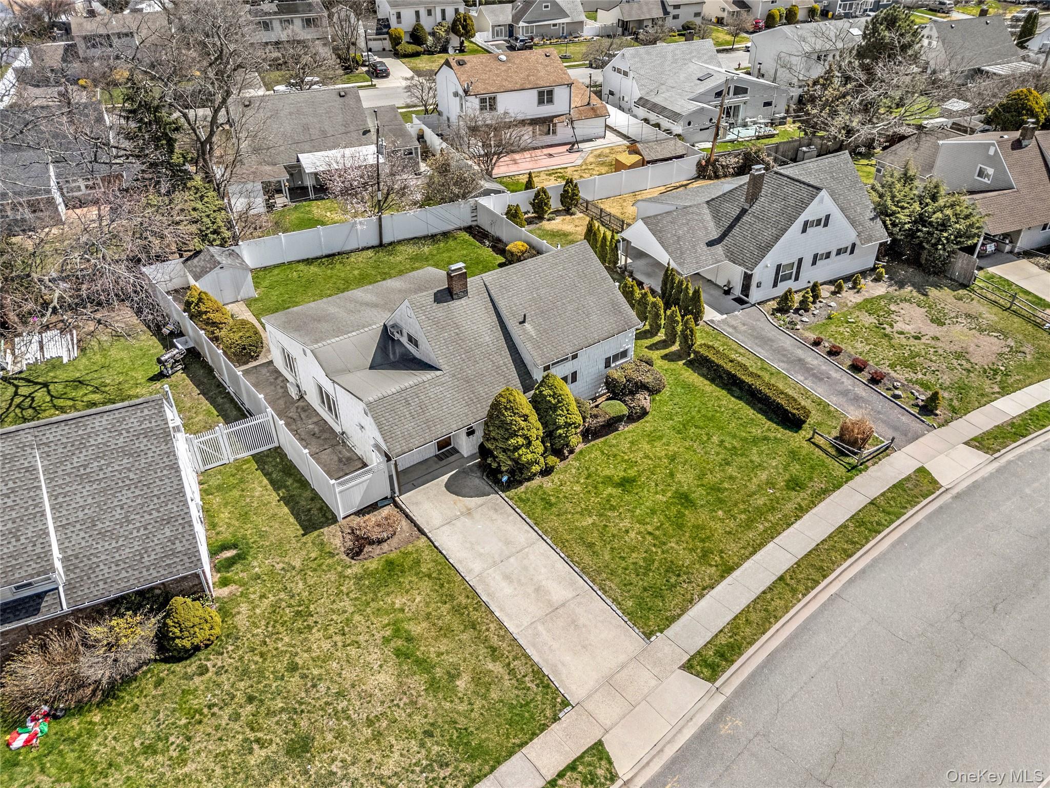 Single Family Scooter  Nassau County, NY 11801, MLS-985375-23