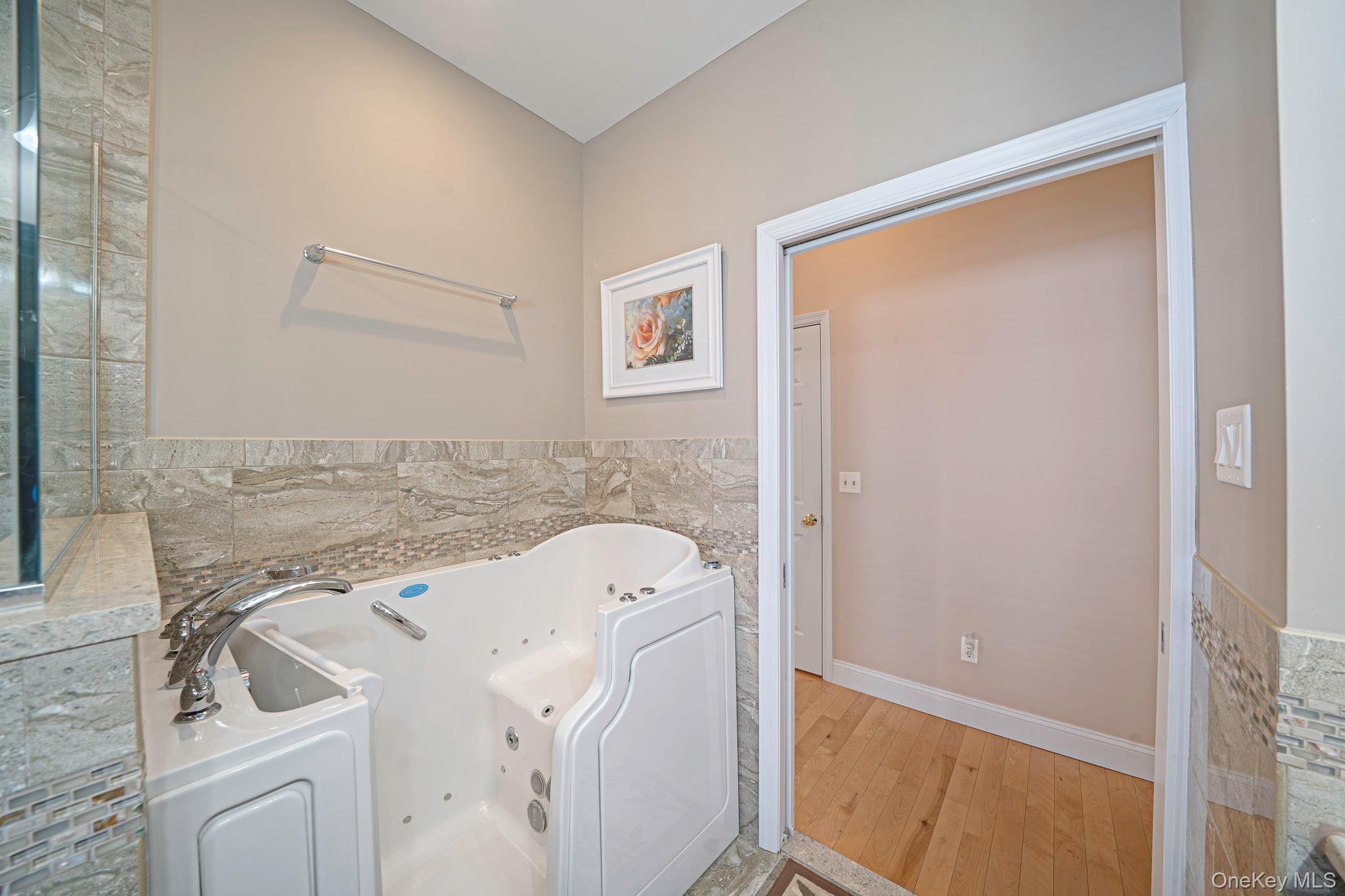 Condo Woodscreek  Suffolk County, NY 11955, MLS-985436-17