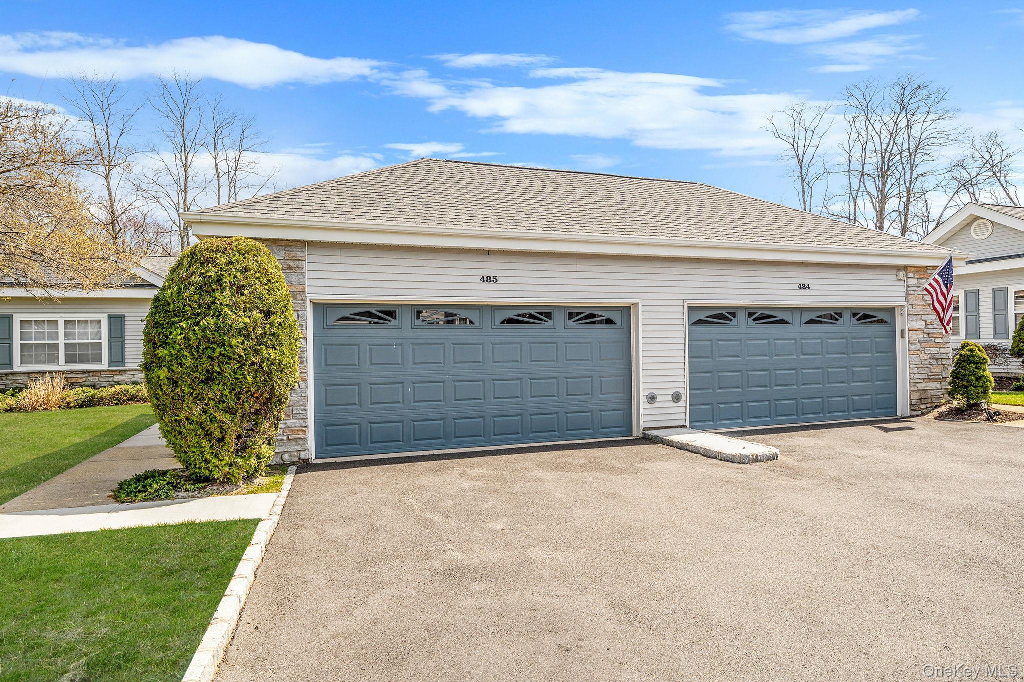 Condo Woodscreek  Suffolk County, NY 11955, MLS-985436-2