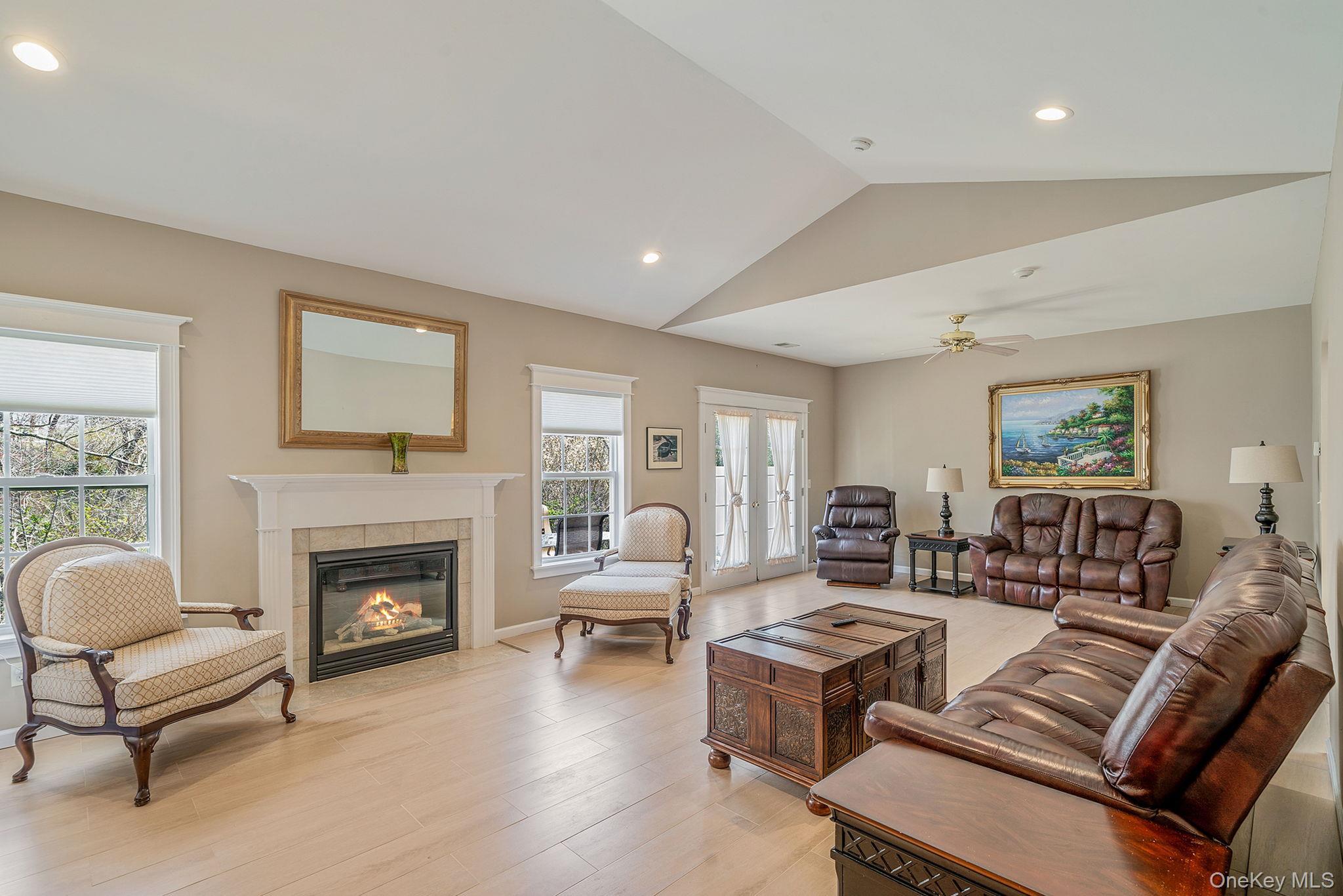 Condo Woodscreek  Suffolk County, NY 11955, MLS-985436-7