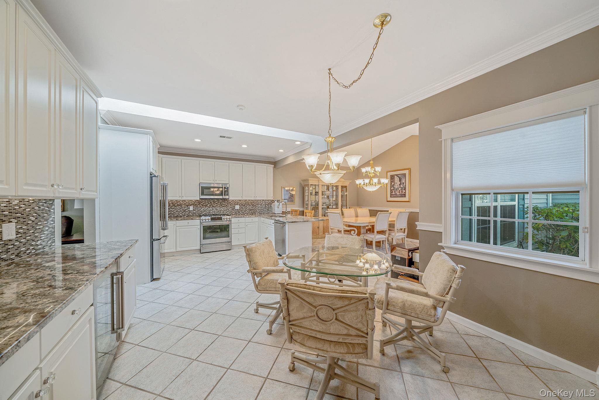 Condo Woodscreek  Suffolk County, NY 11955, MLS-985436-9