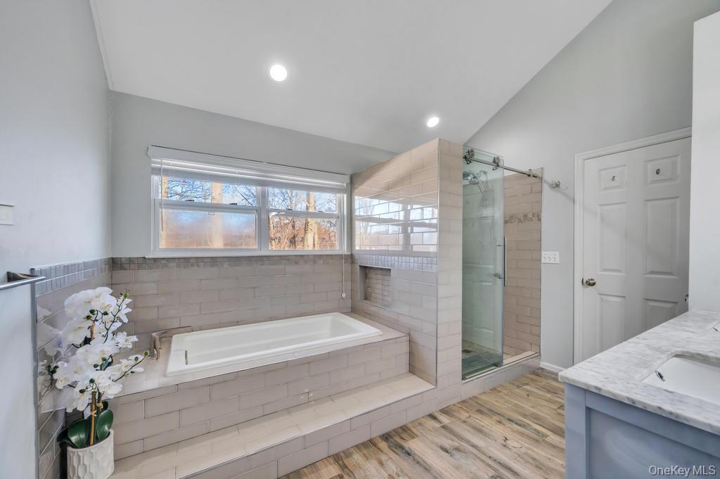 Single Family Harwood  Suffolk County, NY 11727, MLS-985443-21