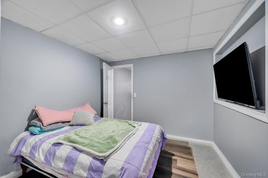 Single Family Harwood  Suffolk County, NY 11727, MLS-985443-32