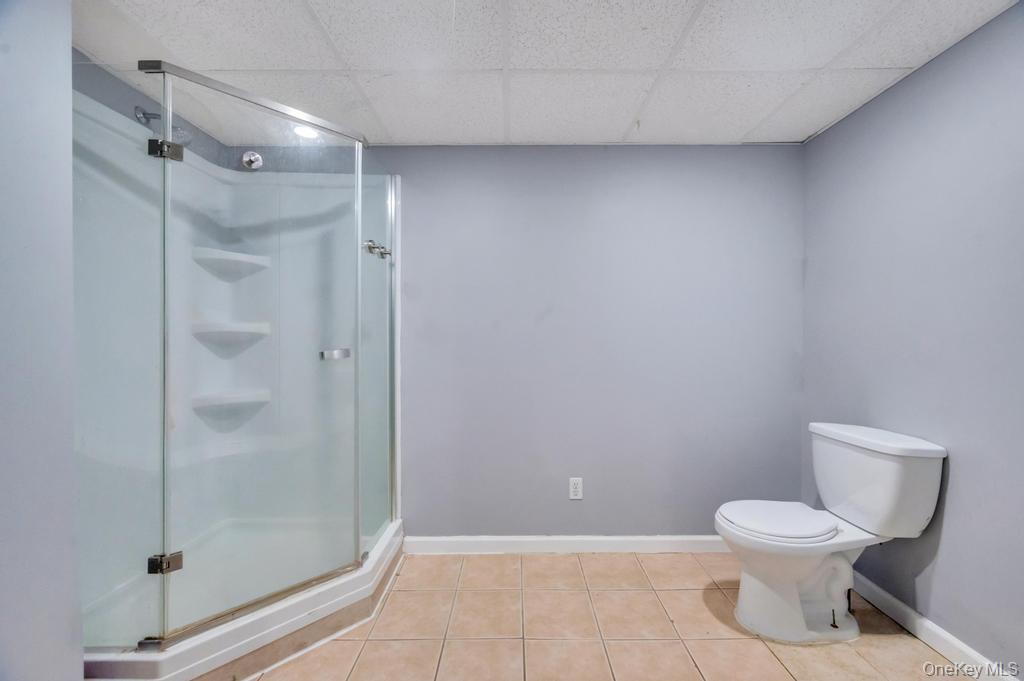 Single Family Harwood  Suffolk County, NY 11727, MLS-985443-33