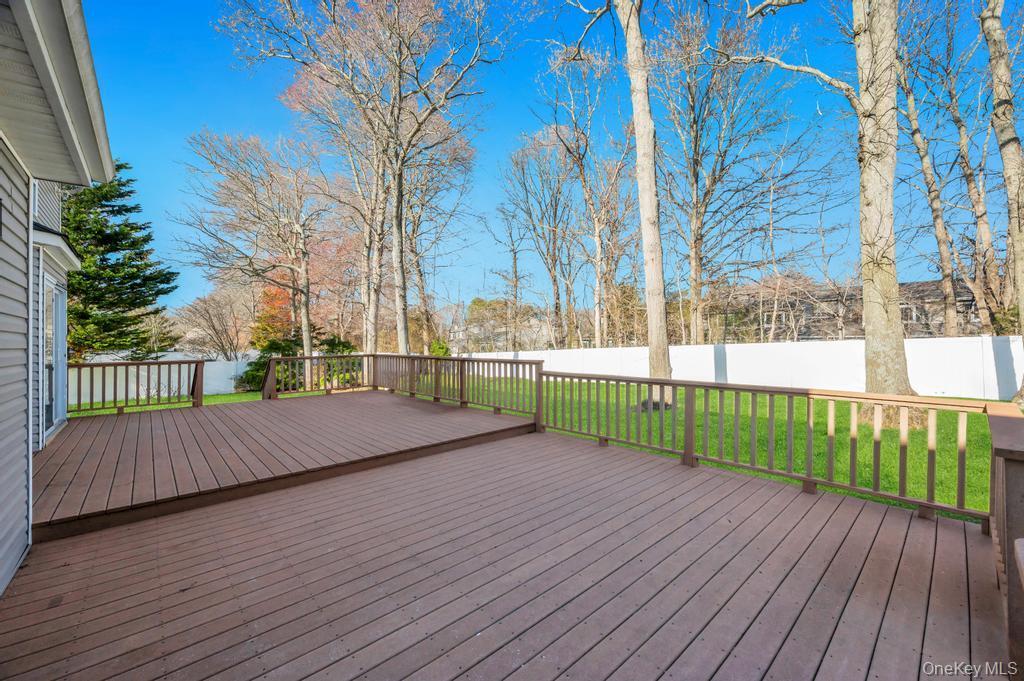 Single Family Harwood  Suffolk County, NY 11727, MLS-985443-35