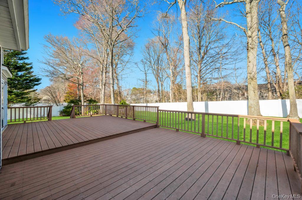 Single Family Harwood  Suffolk County, NY 11727, MLS-985443-36